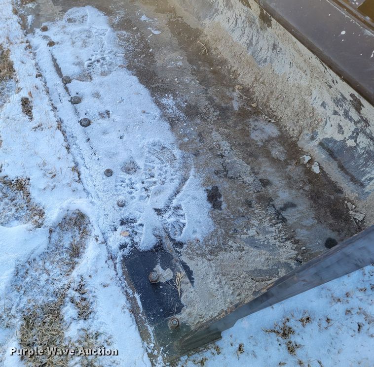 image for item ME9671 2021 Caterpillar 242D3  skid steer loader