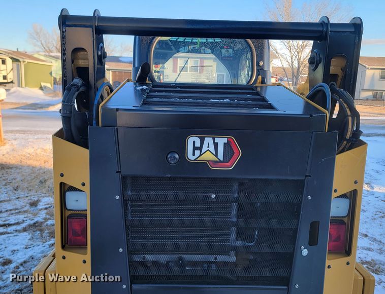 image for item ME9671 2021 Caterpillar 242D3  skid steer loader