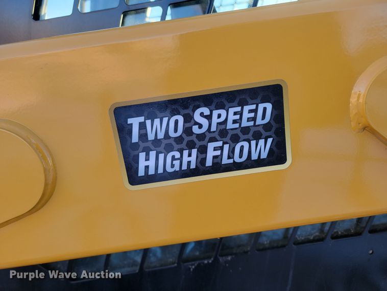 image for item ME9671 2021 Caterpillar 242D3  skid steer loader