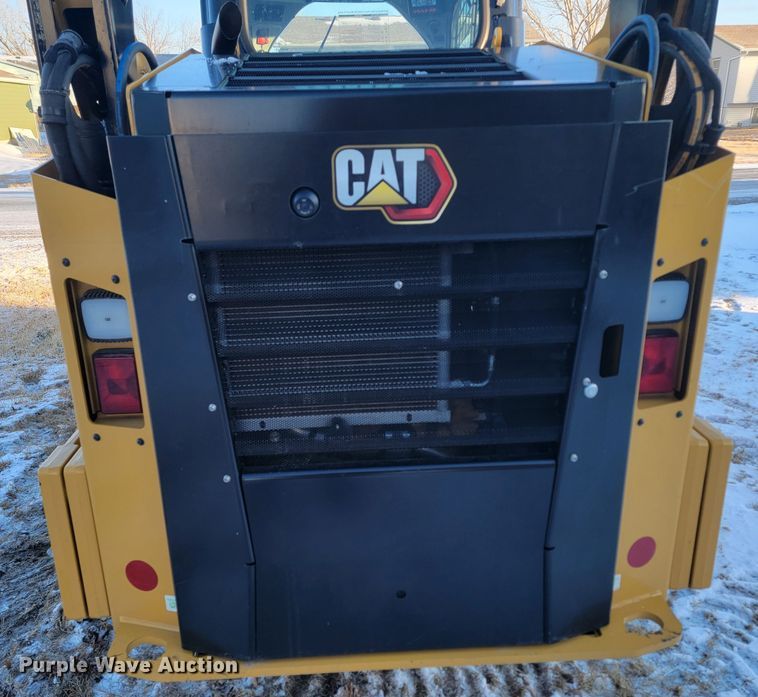image for item ME9671 2021 Caterpillar 242D3  skid steer loader