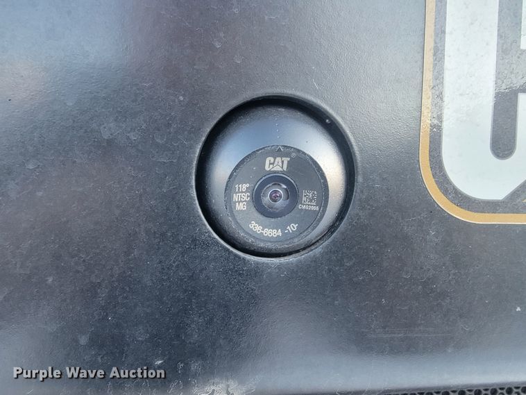 image for item ME9671 2021 Caterpillar 242D3  skid steer loader