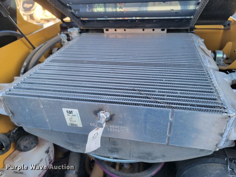 image for item ME9671 2021 Caterpillar 242D3  skid steer loader