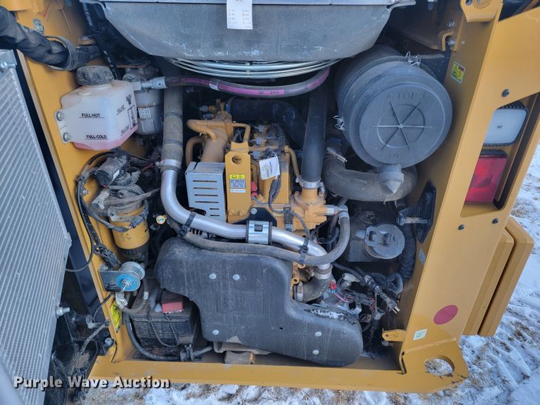 image for item ME9671 2021 Caterpillar 242D3  skid steer loader