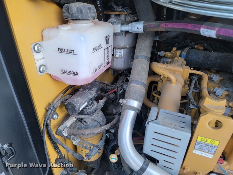 image for item ME9671 2021 Caterpillar 242D3  skid steer loader