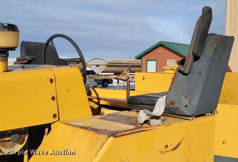 image for item ME9674 Hyster C530A  pneumatic roller