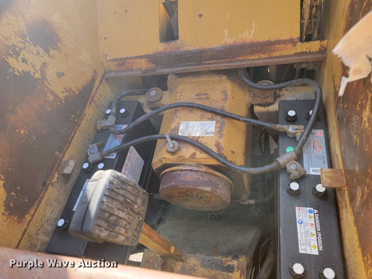 image for item ME9674 Hyster C530A  pneumatic roller