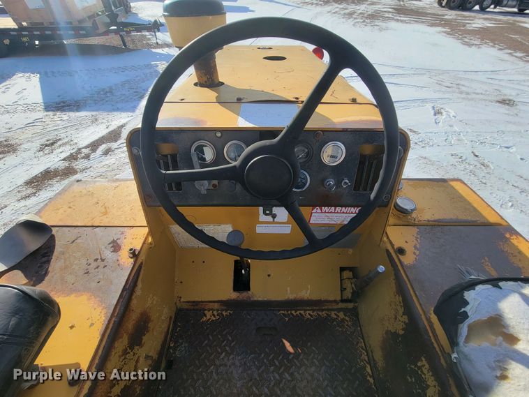 image for item ME9674 Hyster C530A  pneumatic roller