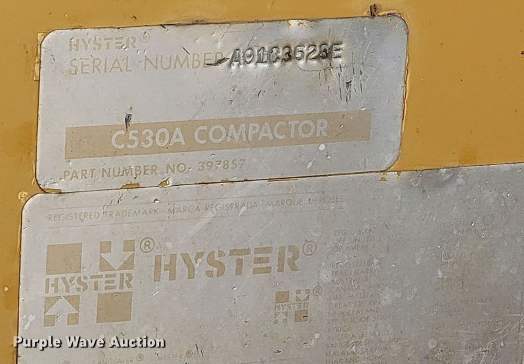 image for item ME9674 Hyster C530A  pneumatic roller