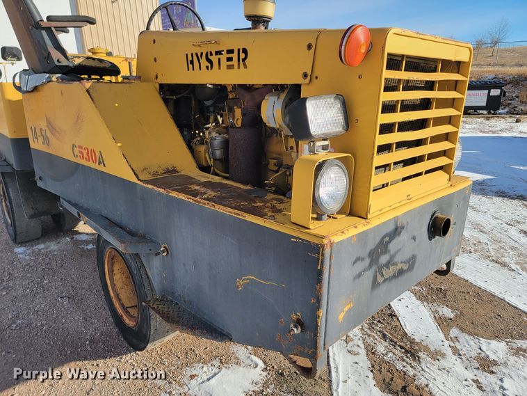 image for item ME9674 Hyster C530A  pneumatic roller