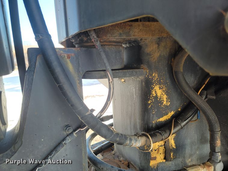 image for item ME9674 Hyster C530A  pneumatic roller