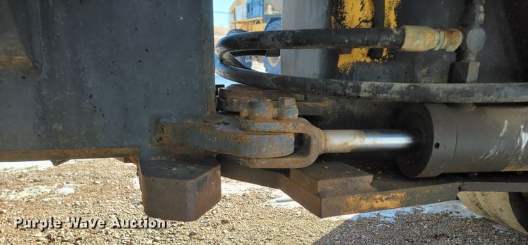 image for item ME9674 Hyster C530A  pneumatic roller