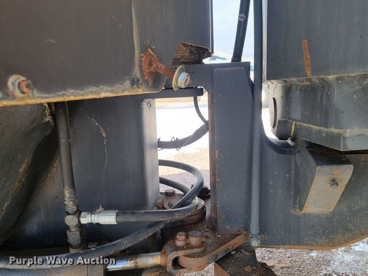 image for item ME9674 Hyster C530A  pneumatic roller