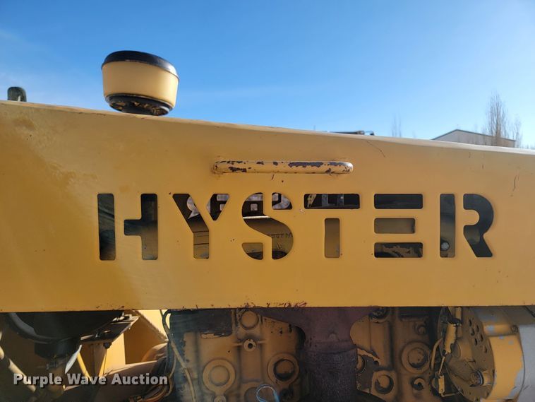 image for item ME9674 Hyster C530A  pneumatic roller