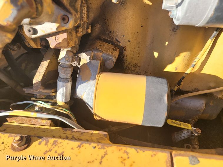 image for item ME9674 Hyster C530A  pneumatic roller