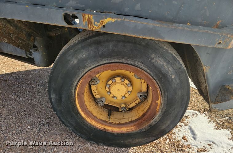 image for item ME9674 Hyster C530A  pneumatic roller