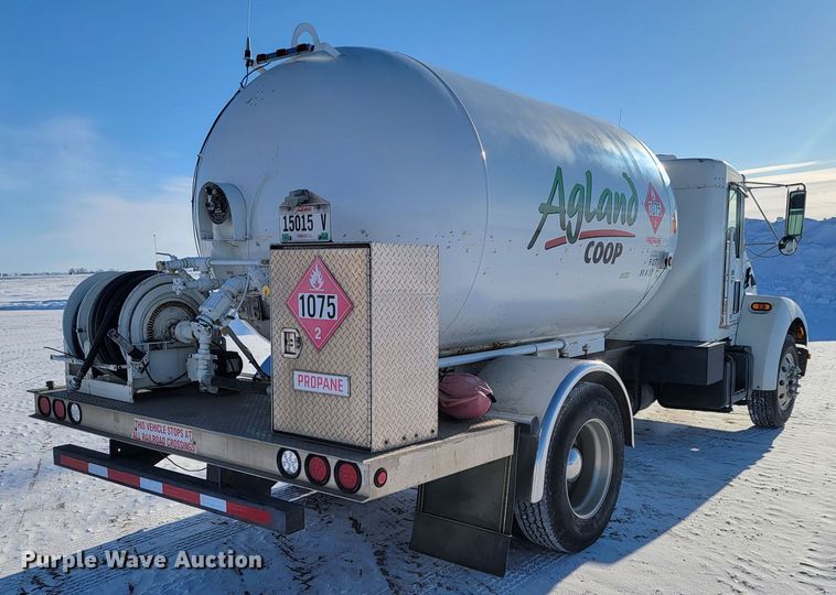 image for item ME9678 2001 Kenworth T300  propane delivery truck