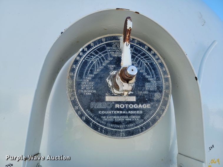 image for item ME9678 2001 Kenworth T300  propane delivery truck