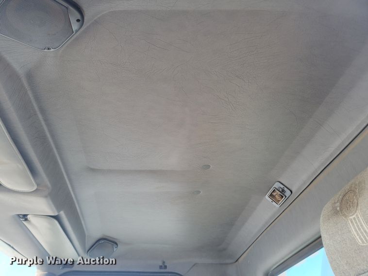 image for item ME9678 2001 Kenworth T300  propane delivery truck