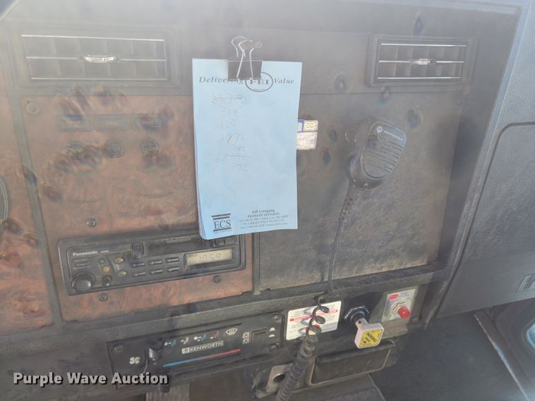 image for item ME9678 2001 Kenworth T300  propane delivery truck