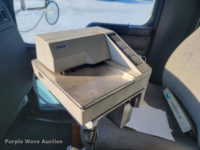 image for item ME9678 2001 Kenworth T300  propane delivery truck