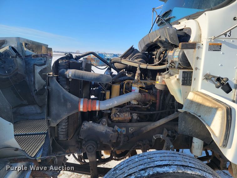 image for item ME9678 2001 Kenworth T300  propane delivery truck