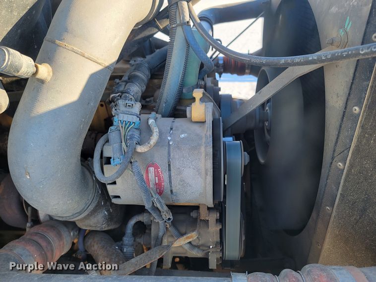 image for item ME9678 2001 Kenworth T300  propane delivery truck