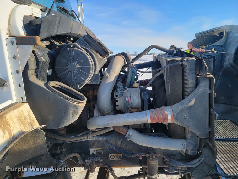 image for item ME9678 2001 Kenworth T300  propane delivery truck