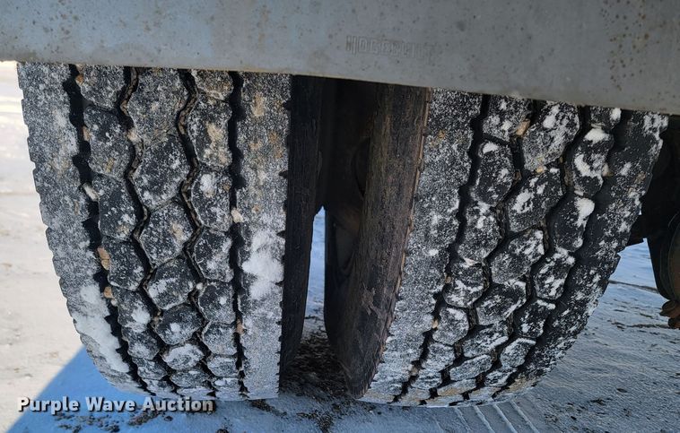 image for item ME9678 2001 Kenworth T300  propane delivery truck