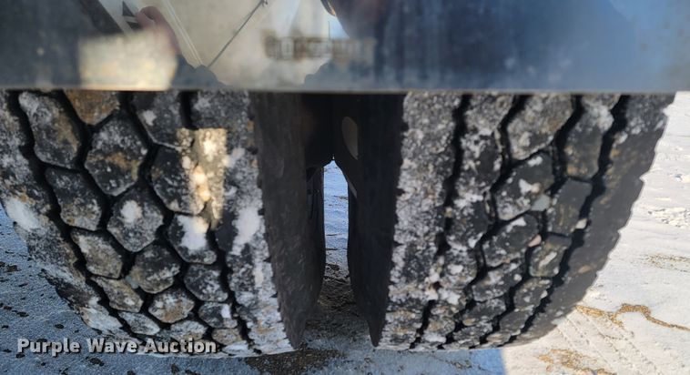 image for item ME9678 2001 Kenworth T300  propane delivery truck