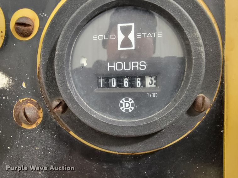 image for item ME9679 1995 Vermeer LM-42  cable plow