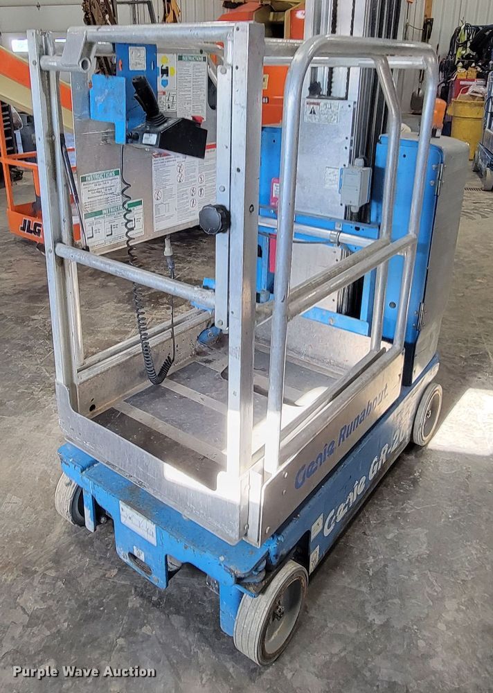 image for item ME9681 2013 Genie GR20  vertical lift