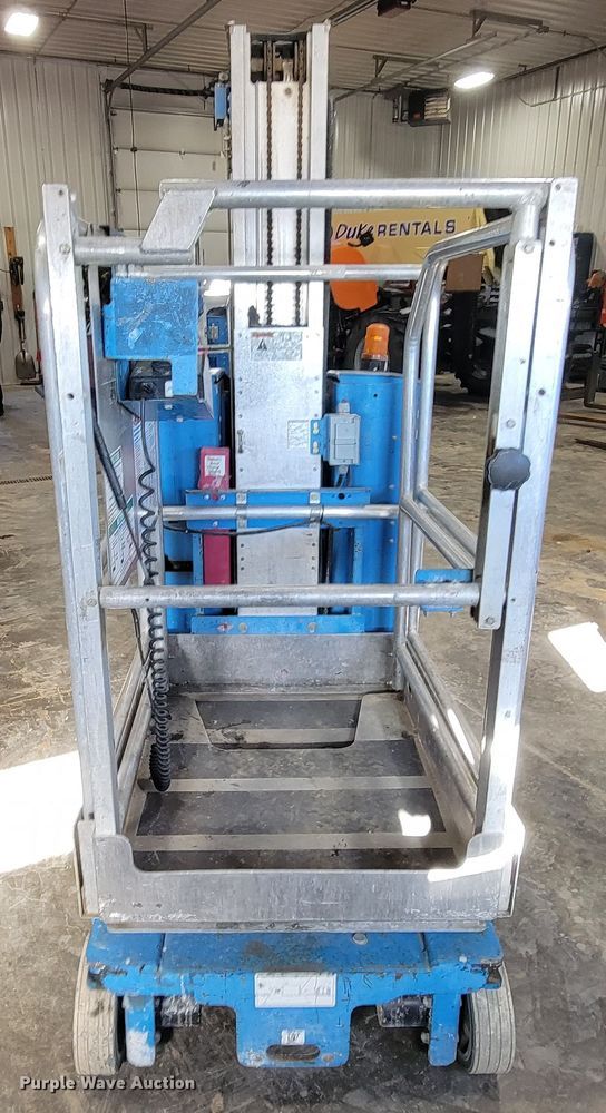 image for item ME9681 2013 Genie GR20  vertical lift