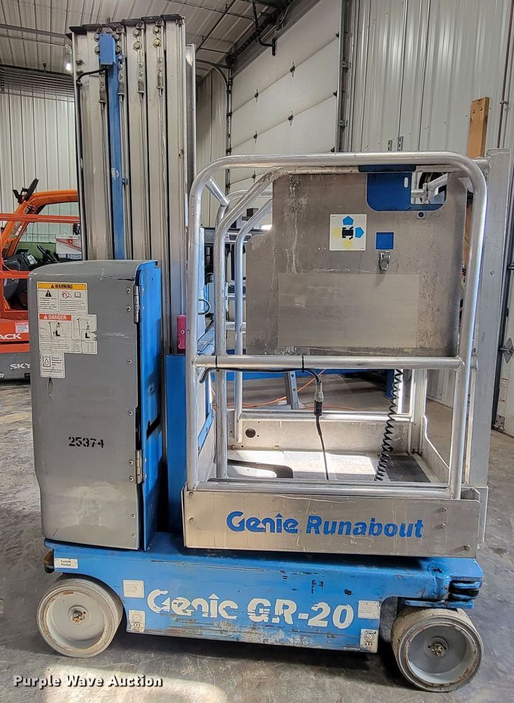 image for item ME9681 2013 Genie GR20  vertical lift