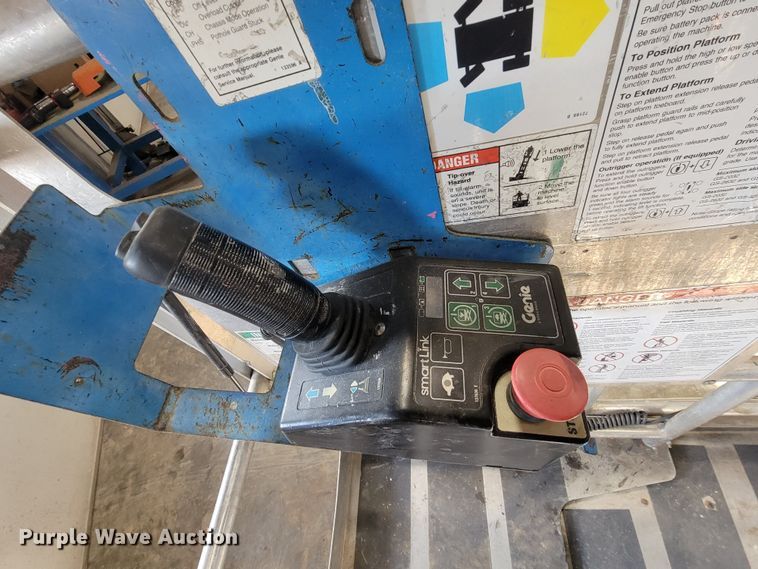 image for item ME9681 2013 Genie GR20  vertical lift