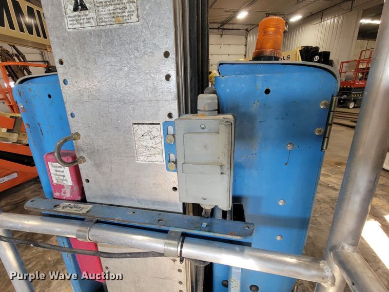 image for item ME9681 2013 Genie GR20  vertical lift
