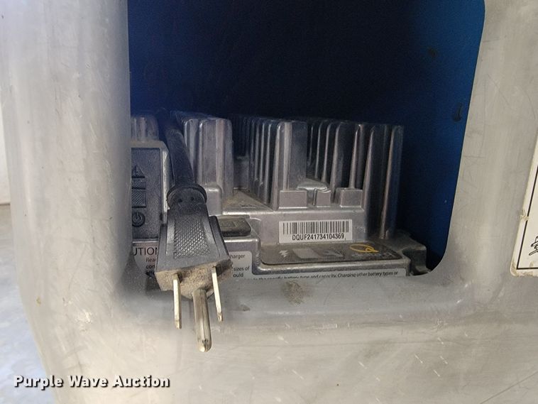 image for item ME9681 2013 Genie GR20  vertical lift