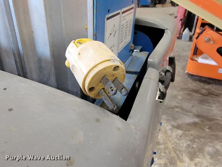 image for item ME9681 2013 Genie GR20  vertical lift