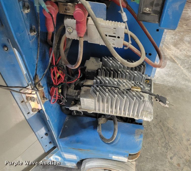 image for item ME9681 2013 Genie GR20  vertical lift