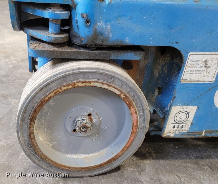 image for item ME9681 2013 Genie GR20  vertical lift