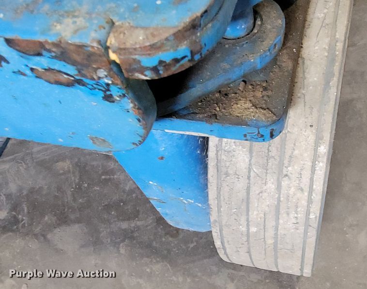 image for item ME9681 2013 Genie GR20  vertical lift