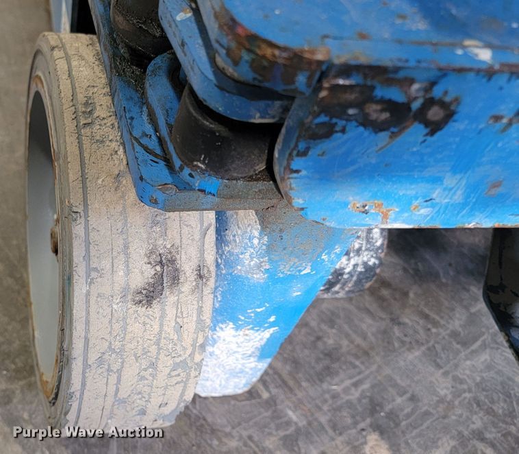 image for item ME9681 2013 Genie GR20  vertical lift