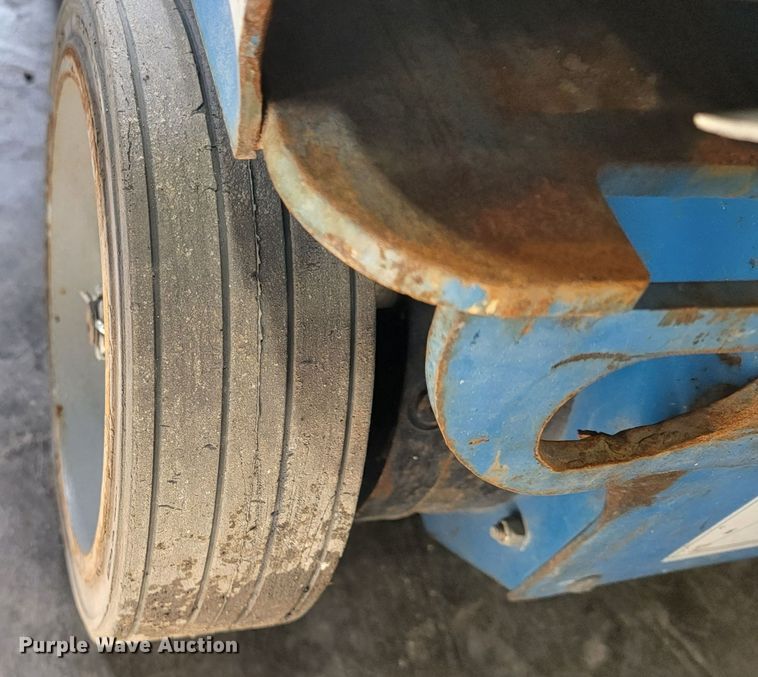 image for item ME9681 2013 Genie GR20  vertical lift