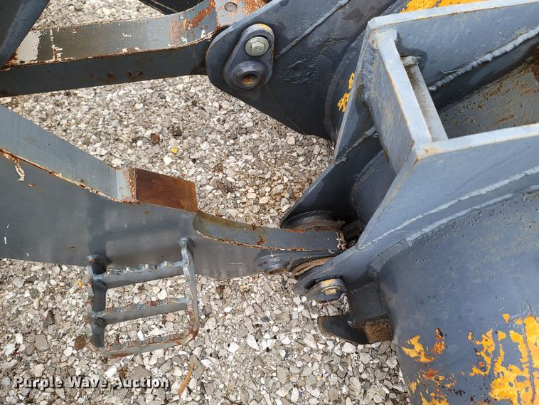image for item MH9748 John Deere 605C  track loader