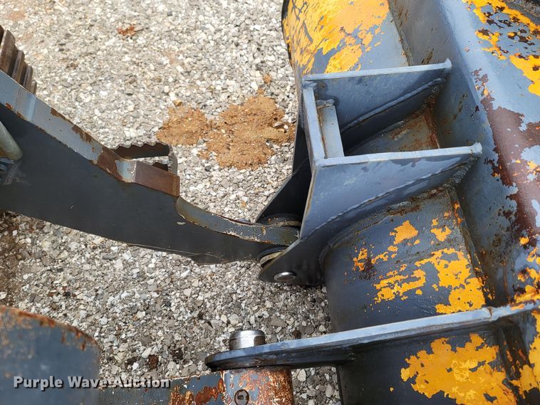 image for item MH9748 John Deere 605C  track loader