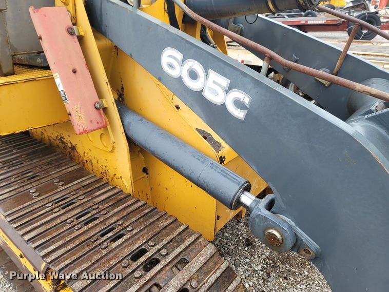 image for item MH9748 John Deere 605C  track loader