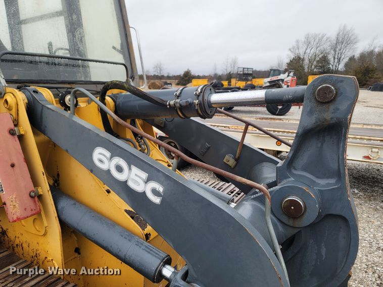 image for item MH9748 John Deere 605C  track loader