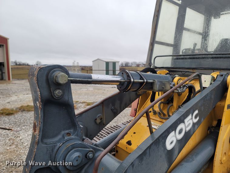 image for item MH9748 John Deere 605C  track loader