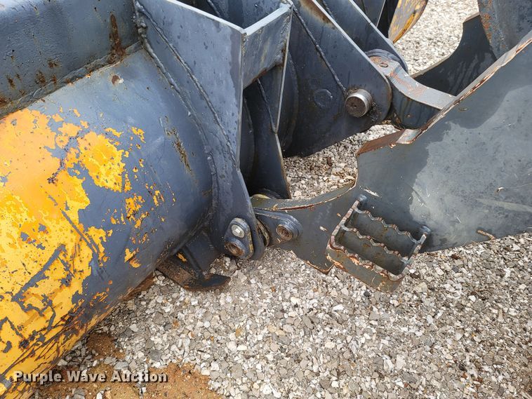 image for item MH9748 John Deere 605C  track loader