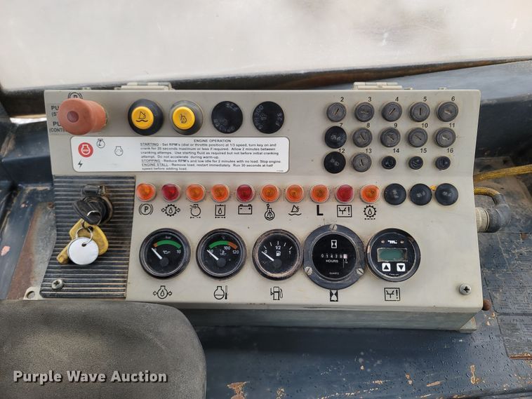 image for item MH9748 John Deere 605C  track loader