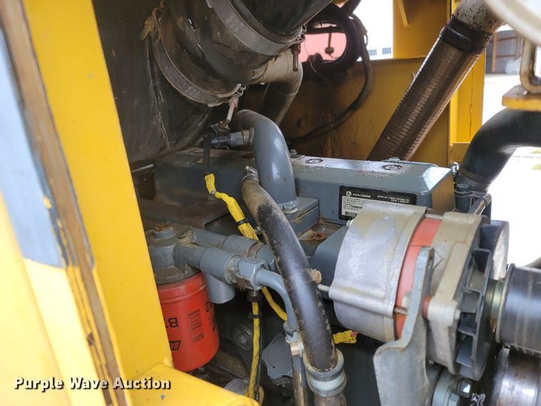 image for item MH9748 John Deere 605C  track loader